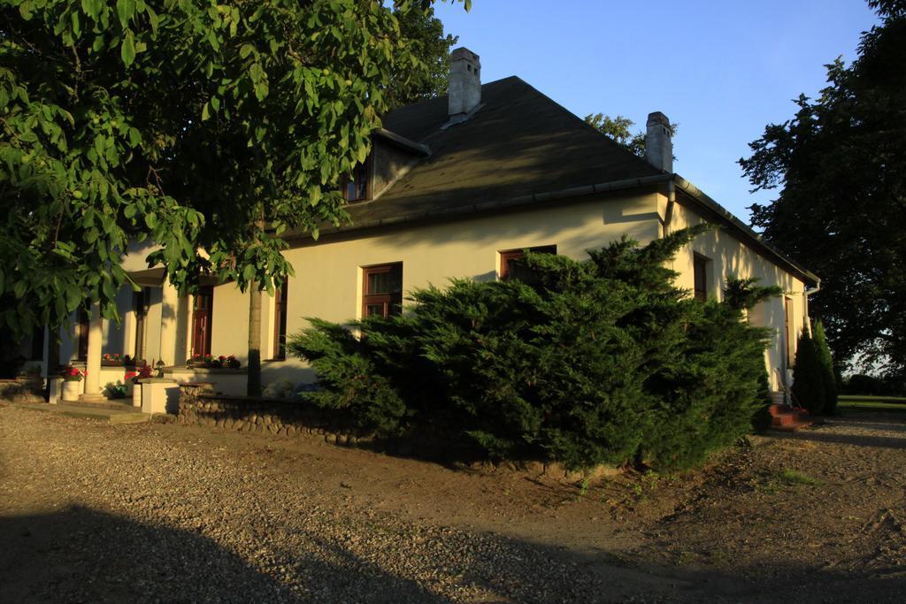 Kasztelania Pod Lipami Villa Zakroczym Exterior photo